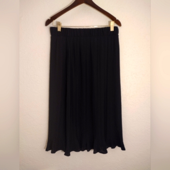Pleione Elegant Black Pleated Skirt - Picture 6 of 7